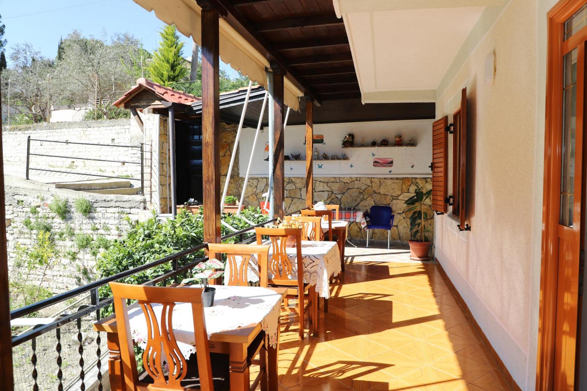 Guest House Marjo Μπεράτ Εξωτερικό φωτογραφία