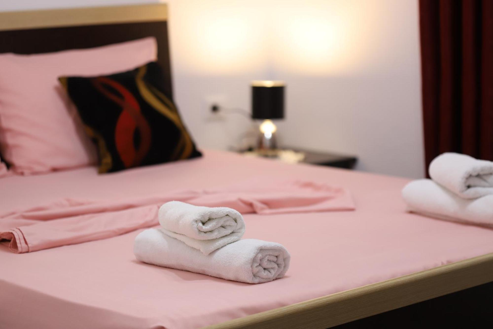 Guest House Marjo Μπεράτ Εξωτερικό φωτογραφία
